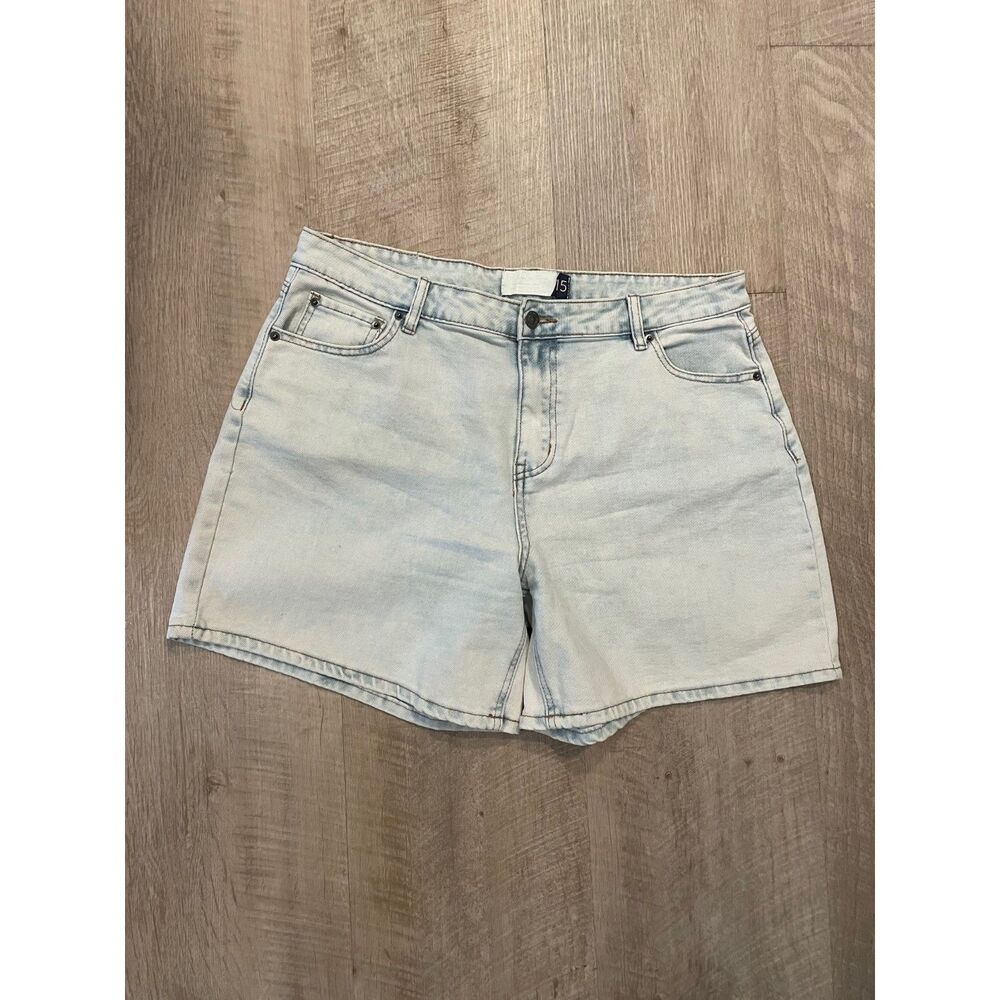 Project Rebel light wash jean shorts, size 15